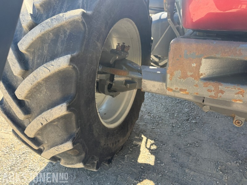 Трактор 2013 Valtra 8670 traktor - Fjærende fremaksel - Hyttefjæring - 2 seter: фото 19
