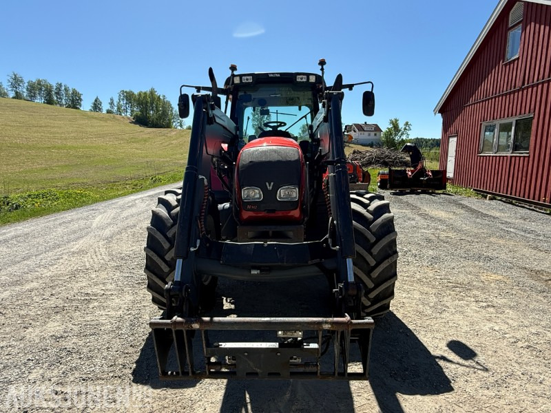 Трактор 2013 Valtra 8670 traktor - Fjærende fremaksel - Hyttefjæring - 2 seter: фото 10