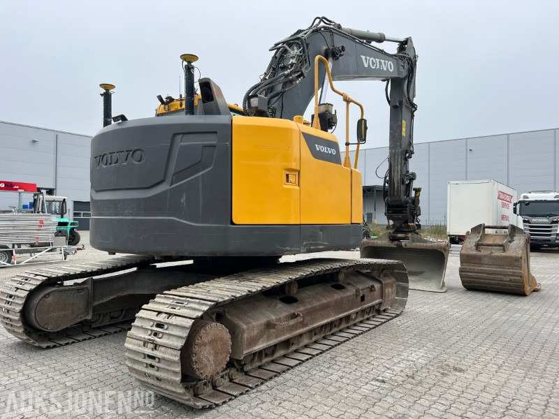 2014 Volvo EC235 DL , Engcon tilt, 2 skuffer, sentralsmøring, dieselvarmer - Экскаватор: фото 5 2014 Volvo EC235 DL , Engcon tilt, 2 skuffer, sentralsmøring, dieselvarmer - Экскаватор: фото 5