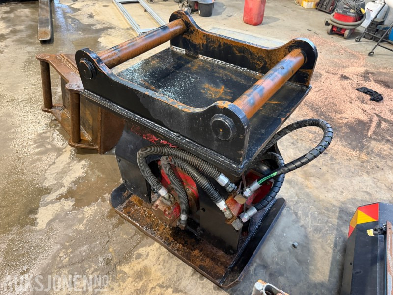 2015 Hydraulisk vibroplate / platekomprimator for gravemaskin – S70 – Kraftig modell - Каток: фото 2 2015 Hydraulisk vibroplate / platekomprimator for gravemaskin – S70 – Kraftig modell - Каток: фото 2