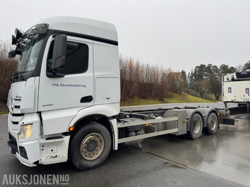 2015 Mercedes-Benz Actros container chassis LAV KM - Грузовик-контейнеровоз/ Сменный кузов: фото 2 2015 Mercedes-Benz Actros container chassis LAV KM - Грузовик-контейнеровоз/ Сменный кузов: фото 2