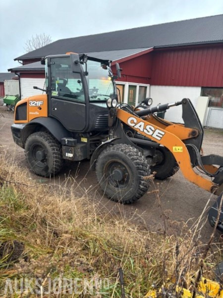 2018 Case 321F hjullaster - Universalskuffe - Hydraulisk pallegafler - Stark relax v-plog - kun 1798 timer - Колёсный погрузчик: фото 2 2018 Case 321F hjullaster - Universalskuffe - Hydraulisk pallegafler - Stark relax v-plog - kun 1798 timer - Колёсный погрузчик: фото 2