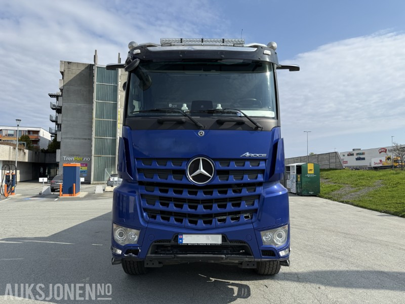 2021 Mercedes-Benz Arocs 3263 8x4 tridem tippbil - Самосвал: фото 2 2021 Mercedes-Benz Arocs 3263 8x4 tridem tippbil - Самосвал: фото 2