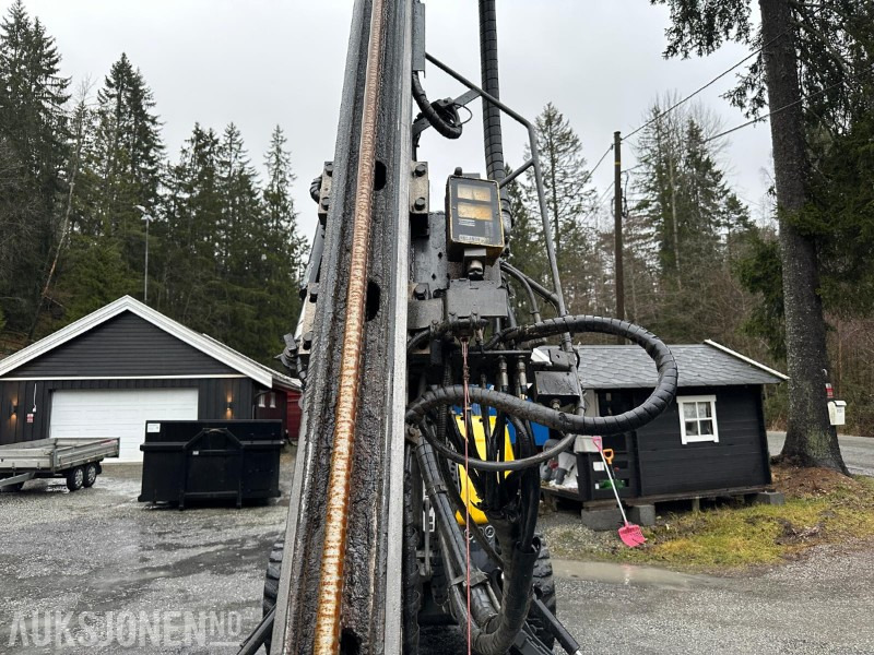 Atlas Copco FlexiROC T15R 2013 – Borerigg med ILMEG – Fjernkontroll- 1909 Timer - Буровая машина: фото 5 Atlas Copco FlexiROC T15R 2013 – Borerigg med ILMEG – Fjernkontroll- 1909 Timer - Буровая машина: фото 5