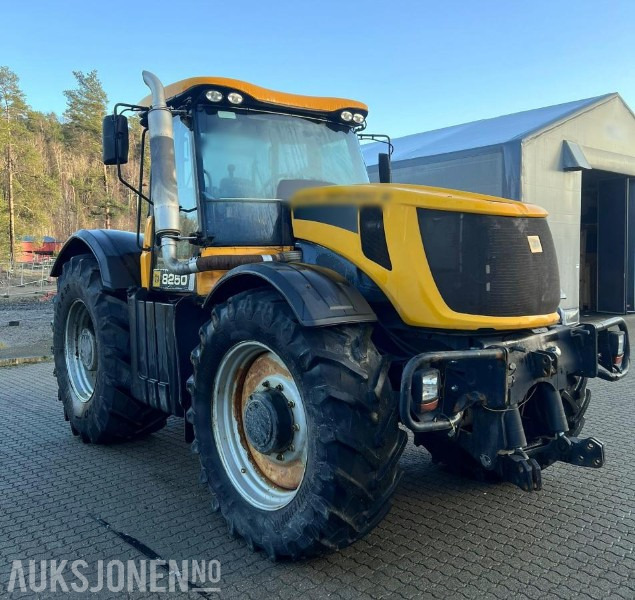JCB FASTRAC 8250 4x4 traktor kun 6.700 Arbeidstimer! - Трактор: фото 1 JCB FASTRAC 8250 4x4 traktor kun 6.700 Arbeidstimer! - Трактор: фото 1