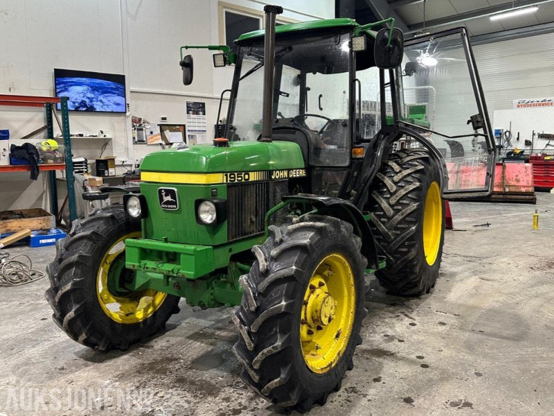 John Deere 1950 – 1988-modell – 46 hk – Starter og går – 4x4 – Med styringsdeler og kjettinger - Трактор: фото 1 John Deere 1950 – 1988-modell – 46 hk – Starter og går – 4x4 – Med styringsdeler og kjettinger - Трактор: фото 1