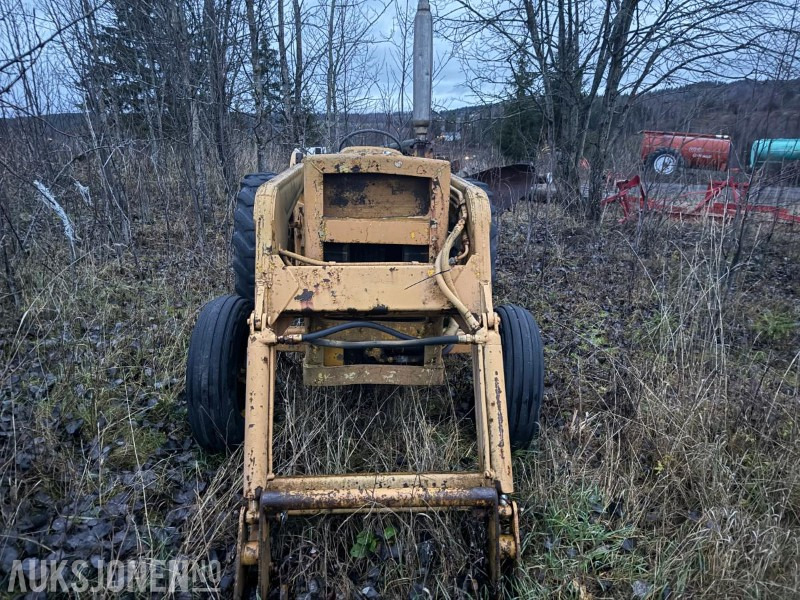 Massey Ferguson 3.165 m/laster - Трактор: фото 2 Massey Ferguson 3.165 m/laster - Трактор: фото 2
