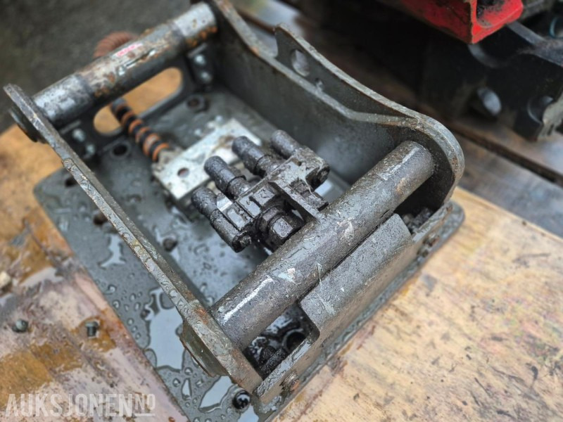 2022 OilQuick OQ60-4R, hurtigfeste-adapter - Навесное оборудование для Строительной техники: фото 4 2022 OilQuick OQ60-4R, hurtigfeste-adapter - Навесное оборудование для Строительной техники: фото 4