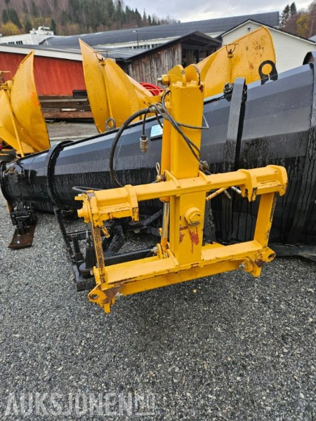 1992 Øveraasen diagonalplog DL 285 B - Største bredde 2900 mm - Med parallellogram - Hydraulisk løft - Сельскохозяйственная техника: фото 5 1992 Øveraasen diagonalplog DL 285 B - Største bredde 2900 mm - Med parallellogram - Hydraulisk løft - Сельскохозяйственная техника: фото 5