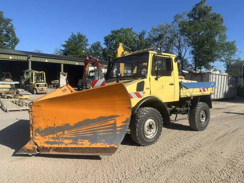 Mercedes-Benz Unimog U 1000 32.883km // ORIGINAL MILEAGE - Снегоуборочная машина: фото 1 Mercedes-Benz Unimog U 1000 32.883km // ORIGINAL MILEAGE - Снегоуборочная машина: фото 1