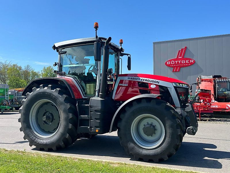 Massey Ferguson MF 8S265 Dyna-7 Exclusive - Трактор: фото 3 Massey Ferguson MF 8S265 Dyna-7 Exclusive - Трактор: фото 3