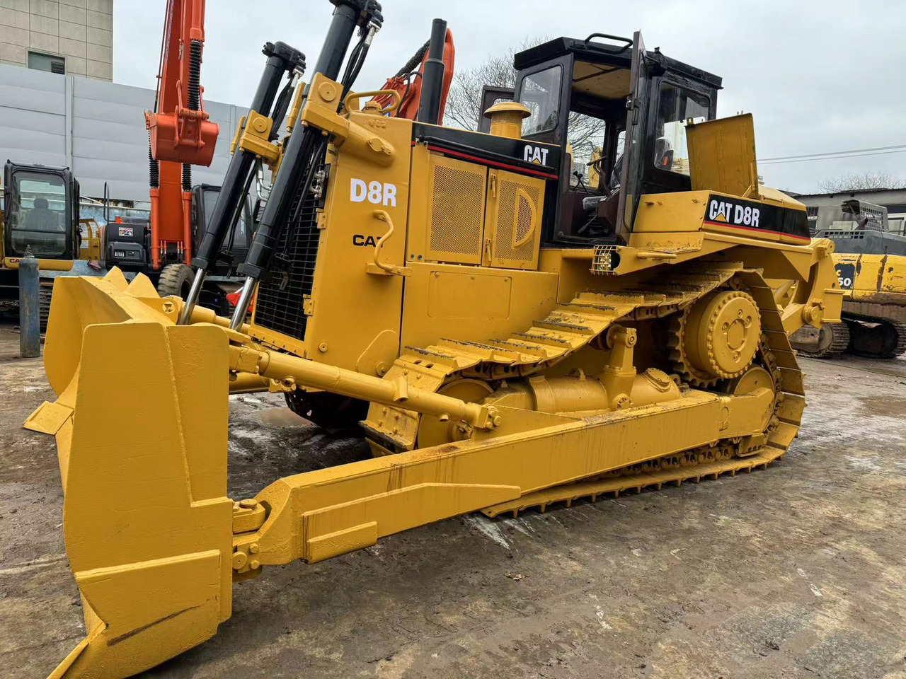 Caterpillar CAT D8R D8T D7H D7R D7G D7R D7E Used Bulldozer in Excellent Work Condition for Slae - Бульдозер: фото 1 Caterpillar CAT D8R D8T D7H D7R D7G D7R D7E Used Bulldozer in Excellent Work Condition for Slae - Бульдозер: фото 1