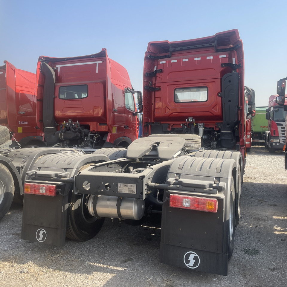 Schacman Slightly Used X3000 X5000 (6*4) Semi Truck head Truck Head Tipper Head - Тягач: фото 5 Schacman Slightly Used X3000 X5000 (6*4) Semi Truck head Truck Head Tipper Head - Тягач: фото 5