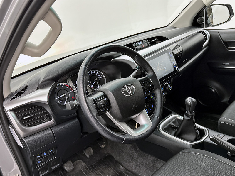 Toyota Hilux 2.4 D-4D Xtra Cab Professional Toneau cover 4x4 3.5t trekhaak Navigatie Stoelverwarming - Пикап: фото 4 Toyota Hilux 2.4 D-4D Xtra Cab Professional Toneau cover 4x4 3.5t trekhaak Navigatie Stoelverwarming - Пикап: фото 4