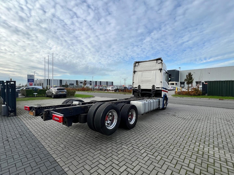 Scania S450 6x2 chassis cabine Retarder / Alcoa / Standclima /  715cm - Грузовик-шасси: фото 5 Scania S450 6x2 chassis cabine Retarder / Alcoa / Standclima /  715cm - Грузовик-шасси: фото 5