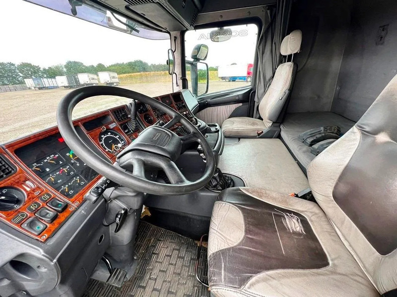Фото интерьера 1: Автовоз Scania R164-480 V8 Steel / Air suspension.