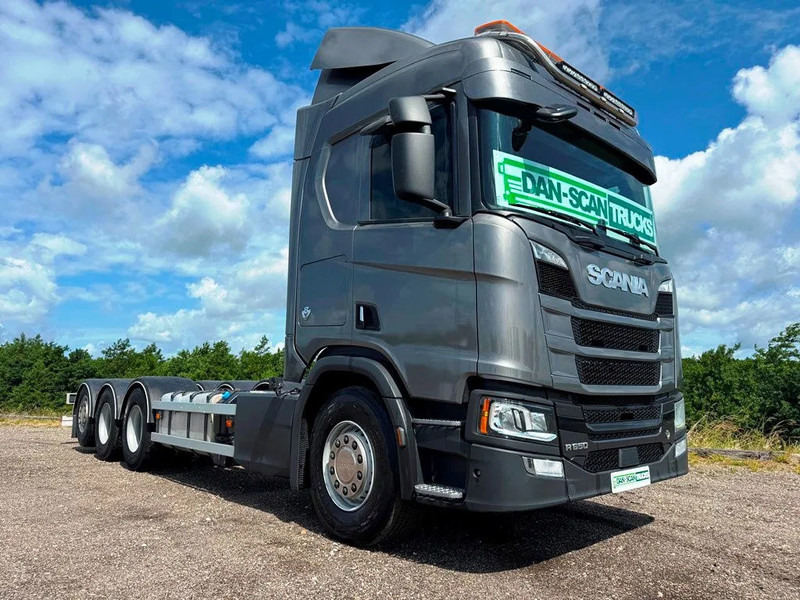Scania R650 V8 NGS Steel / Air suspension. 4550mm weelbase. - Грузовик-шасси: фото 2 Scania R650 V8 NGS Steel / Air suspension. 4550mm weelbase. - Грузовик-шасси: фото 2