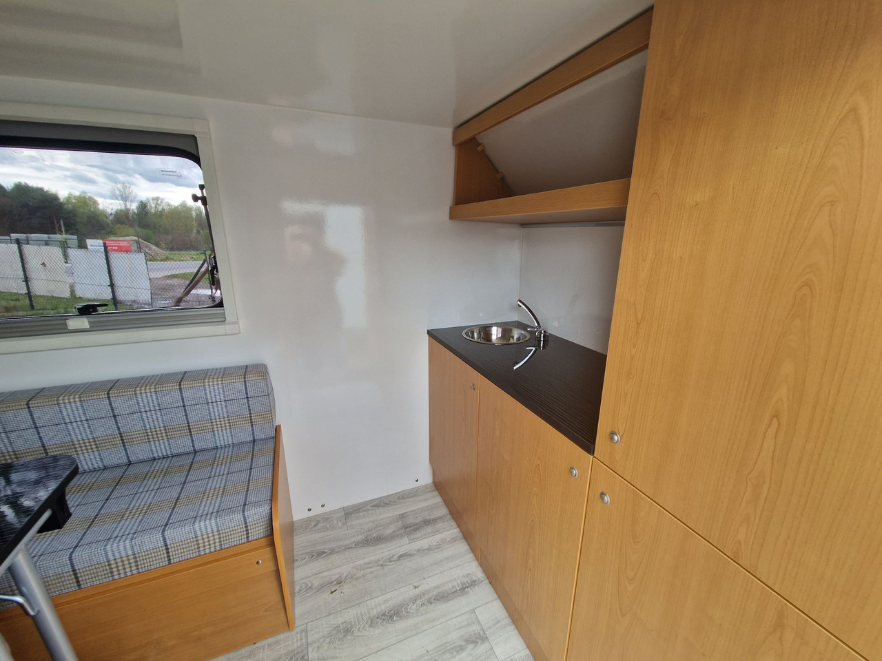 MiniCamp mini przyczepa kempingowa wyprawowa Everest Niewiadów - Прицеп дача: фото 4 MiniCamp mini przyczepa kempingowa wyprawowa Everest Niewiadów - Прицеп дача: фото 4