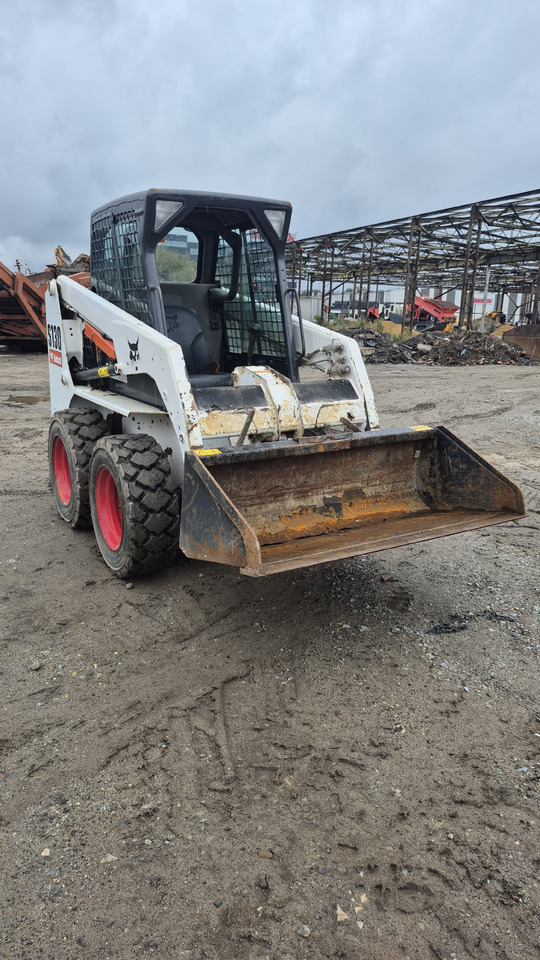 BOBCAT S130 - Мини-погрузчик с бортовым поворотом: фото 4 BOBCAT S130 - Мини-погрузчик с бортовым поворотом: фото 4