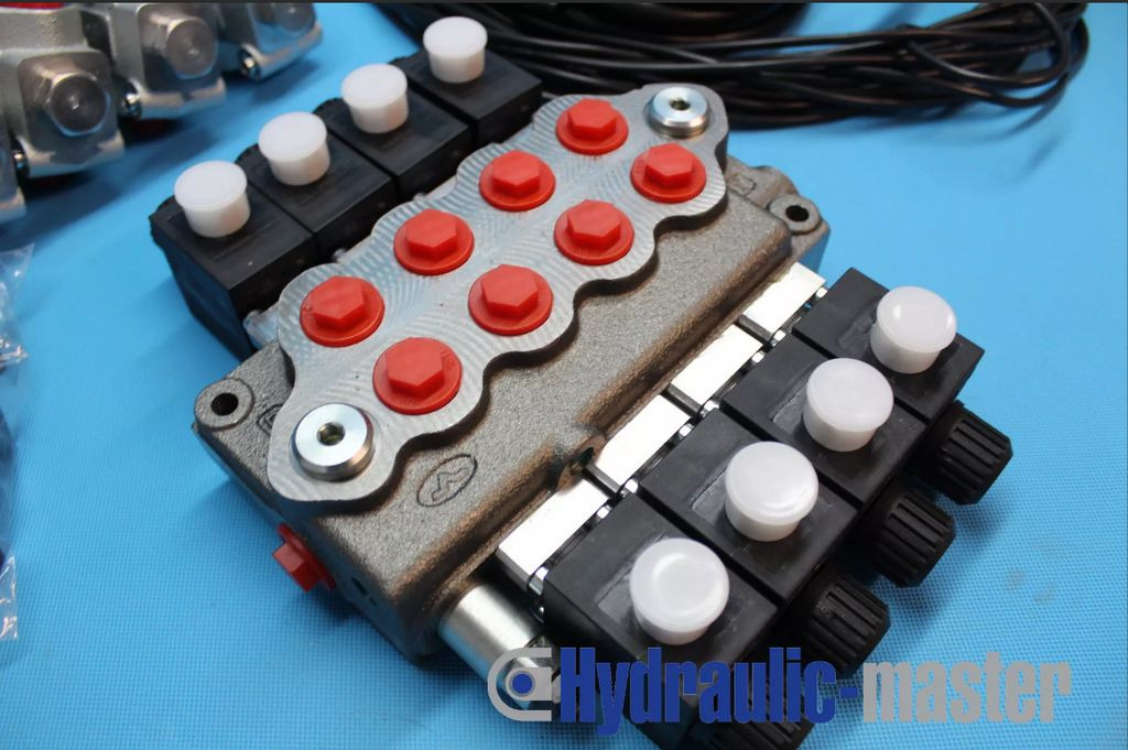 Hydraulic valve Walvoil 4 section 60 l/min 16gpm 12V with 4 float section + cont Walvoil SDE060/4/AN1 - Погрузочно-разгрузочная техника: фото 2 Hydraulic valve Walvoil 4 section 60 l/min 16gpm 12V with 4 float section + cont Walvoil SDE060/4/AN1 - Погрузочно-разгрузочная техника: фото 2