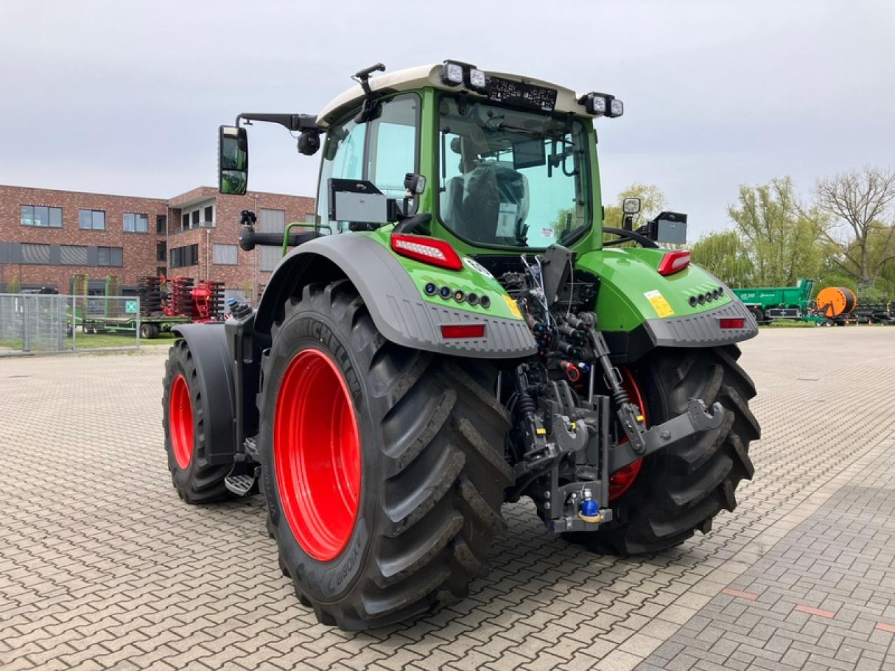 Fendt VARIO726 GEN 7 PROFI PLUS SET 2 - Трактор: фото 3 Fendt VARIO726 GEN 7 PROFI PLUS SET 2 - Трактор: фото 3
