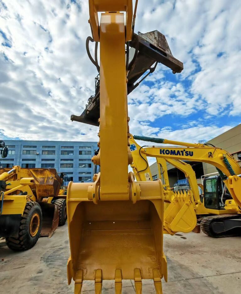 Caterpillar 330BL - Гусеничный экскаватор: фото 2 Caterpillar 330BL - Гусеничный экскаватор: фото 2