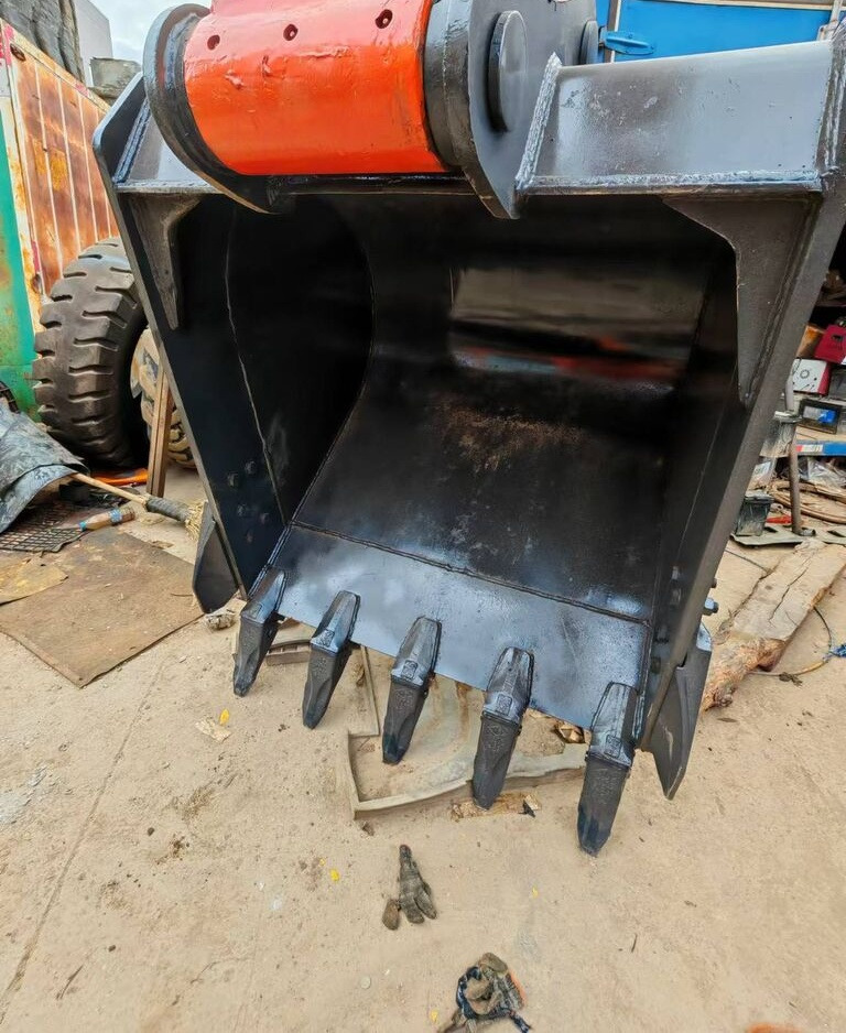 Doosan DX225LC - Гусеничный экскаватор: фото 1 Doosan DX225LC - Гусеничный экскаватор: фото 1