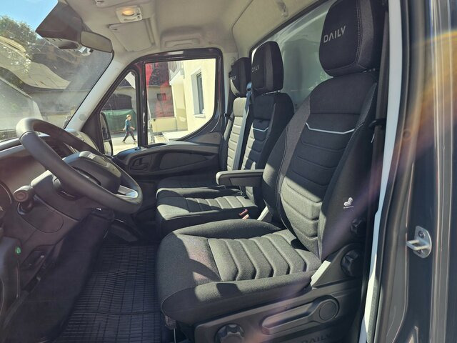 IVECO Daily 35S18 3.0 Koffer Voll-LED Navigation - Фургон с закрытым кузовом: фото 2 IVECO Daily 35S18 3.0 Koffer Voll-LED Navigation - Фургон с закрытым кузовом: фото 2