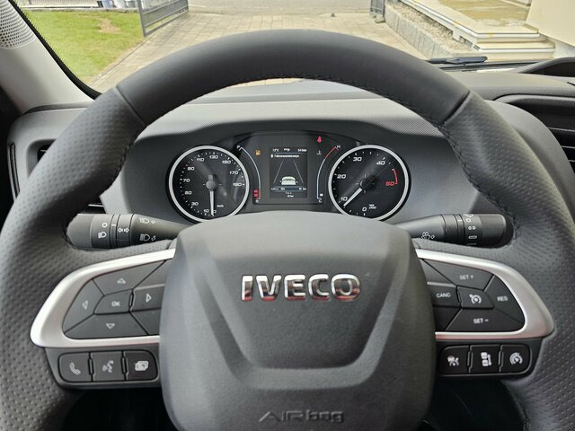 IVECO Daily 35S18HA8 3.0 Hi-Matic AHK Tachograph LED - Фургон с закрытым кузовом: фото 5 IVECO Daily 35S18HA8 3.0 Hi-Matic AHK Tachograph LED - Фургон с закрытым кузовом: фото 5