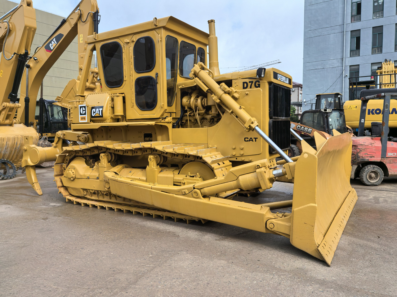 CAT D7G Bulldozer - Бульдозер: фото 1 CAT D7G Bulldozer - Бульдозер: фото 1