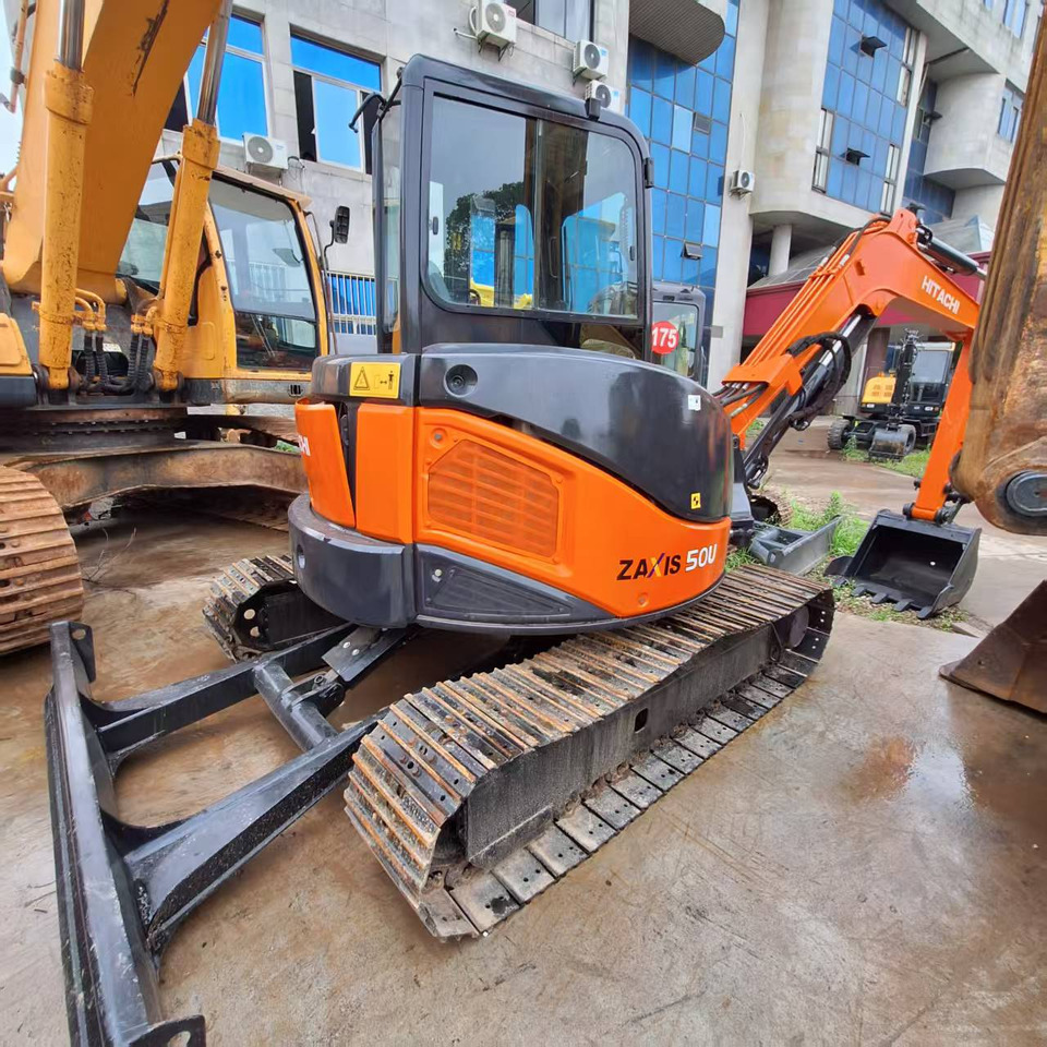 Hitachi ZX50 Excavator - Гусеничный экскаватор: фото 3 Hitachi ZX50 Excavator - Гусеничный экскаватор: фото 3