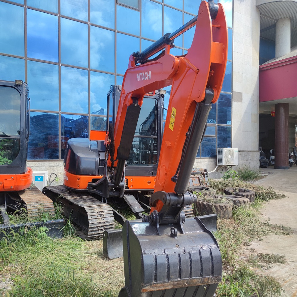Hitachi ZX50U Excavator - Гусеничный экскаватор: фото 2 Hitachi ZX50U Excavator - Гусеничный экскаватор: фото 2