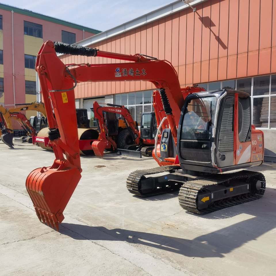 Hitachi ZX60 Excavator - Гусеничный экскаватор: фото 4 Hitachi ZX60 Excavator - Гусеничный экскаватор: фото 4