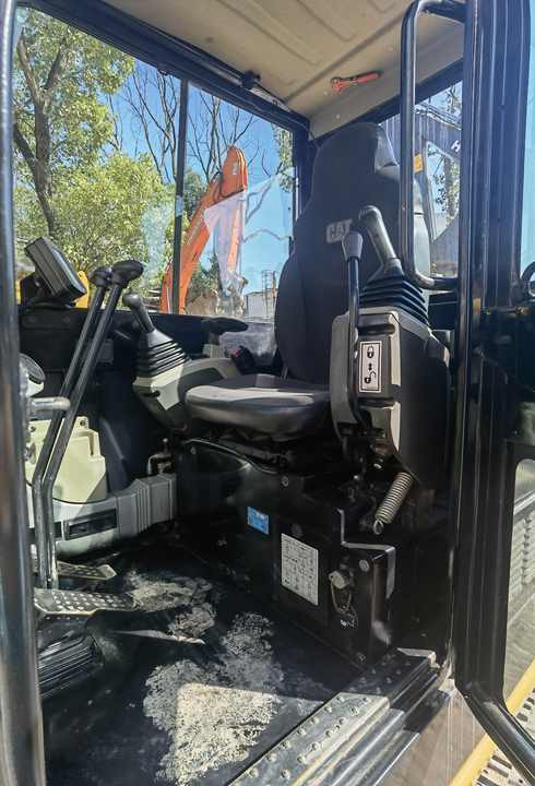 Original Japan earth moving used mini excavator CAT 305.5E2 with high quality cheap for sale - Гусеничный экскаватор: фото 5 Original Japan earth moving used mini excavator CAT 305.5E2 with high quality cheap for sale - Гусеничный экскаватор: фото 5