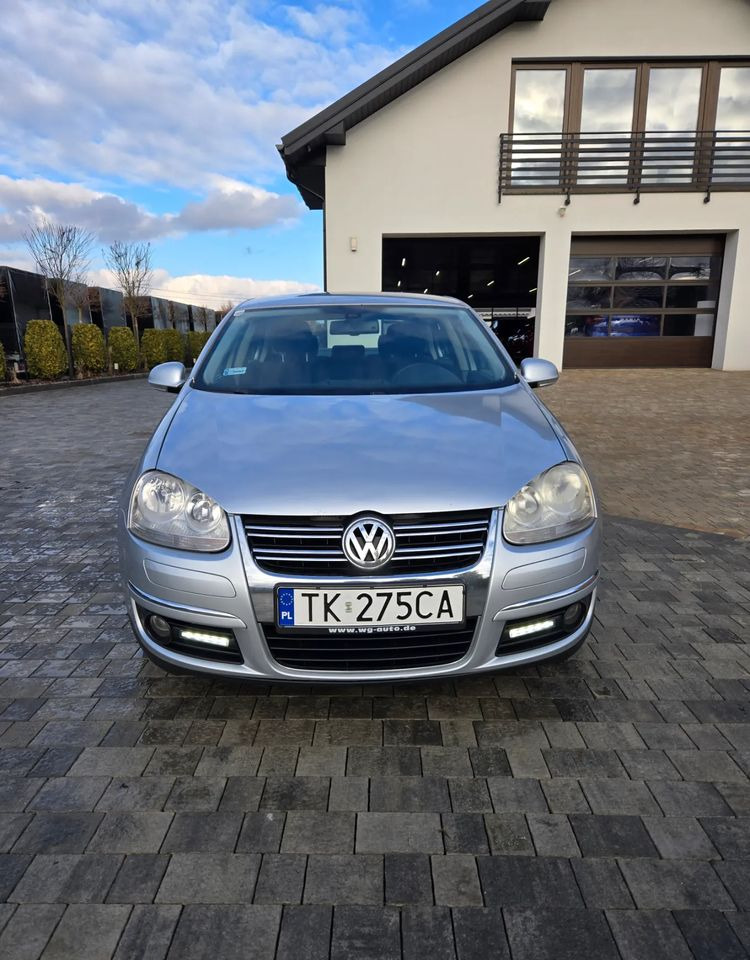 Volkswagen Jetta 2.0 TDI Sportline - Седан: фото 1 Volkswagen Jetta 2.0 TDI Sportline - Седан: фото 1