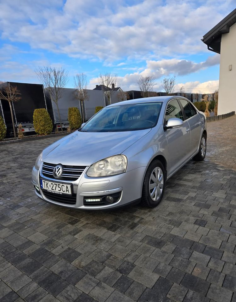 Volkswagen Jetta 2.0 TDI Sportline - Седан: фото 2 Volkswagen Jetta 2.0 TDI Sportline - Седан: фото 2
