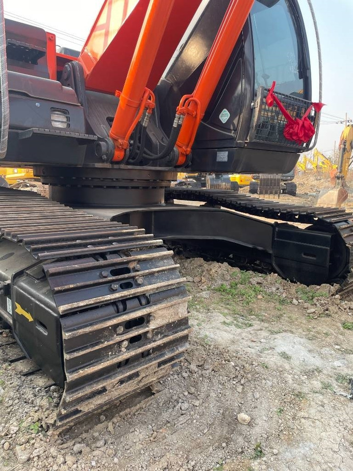 Гусеничный экскаватор Hitachi 210LC: фото 6