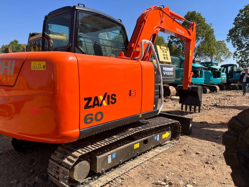 Hitachi ZX 60 - Мини-экскаватор: фото 1 Hitachi ZX 60 - Мини-экскаватор: фото 1