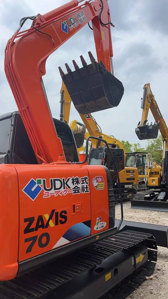 Hitachi ZX 70 - Мини-экскаватор: фото 1 Hitachi ZX 70 - Мини-экскаватор: фото 1