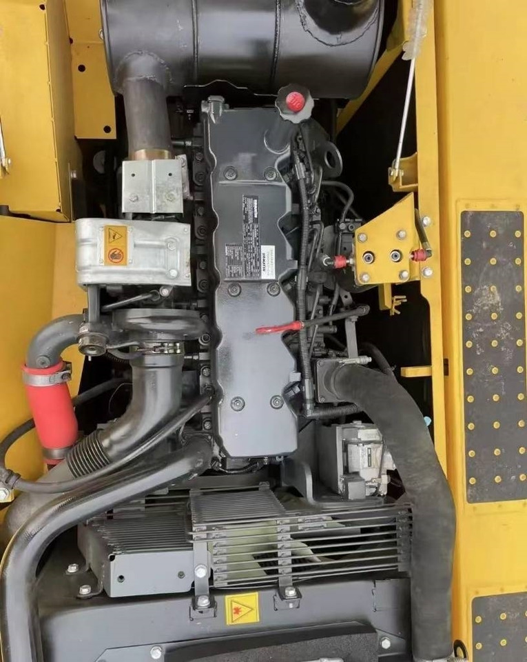 Komatsu PC 240 - Гусеничный экскаватор: фото 2 Komatsu PC 240 - Гусеничный экскаватор: фото 2