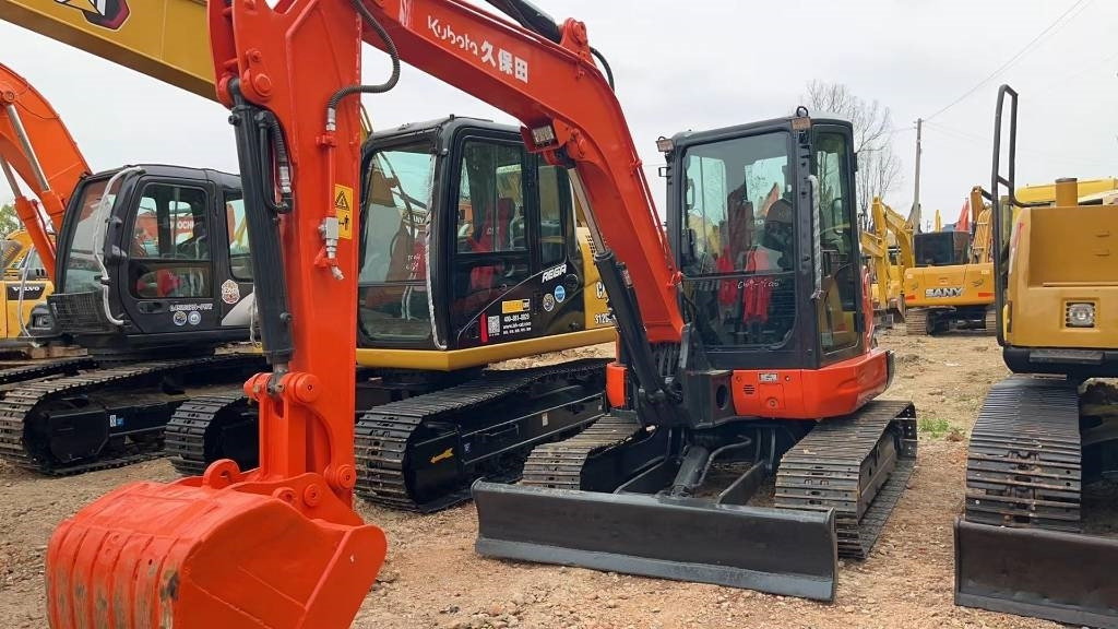 Kubota KX 165 - Гусеничный экскаватор: фото 1 Kubota KX 165 - Гусеничный экскаватор: фото 1