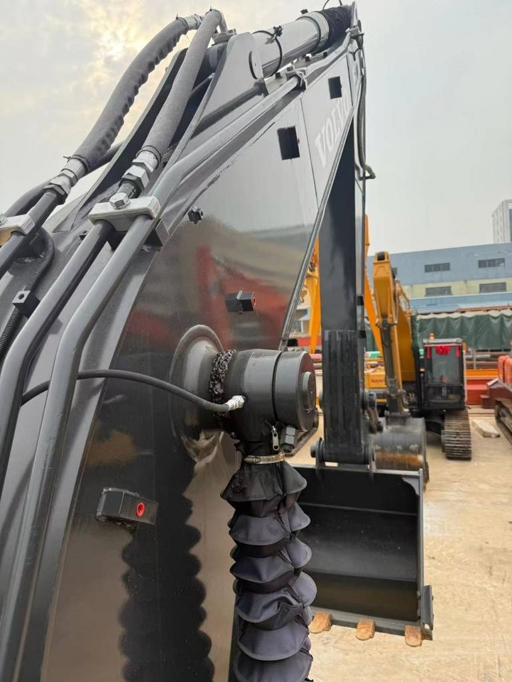 Гусеничный экскаватор Volvo EC 140 [ Copy ]: фото 14