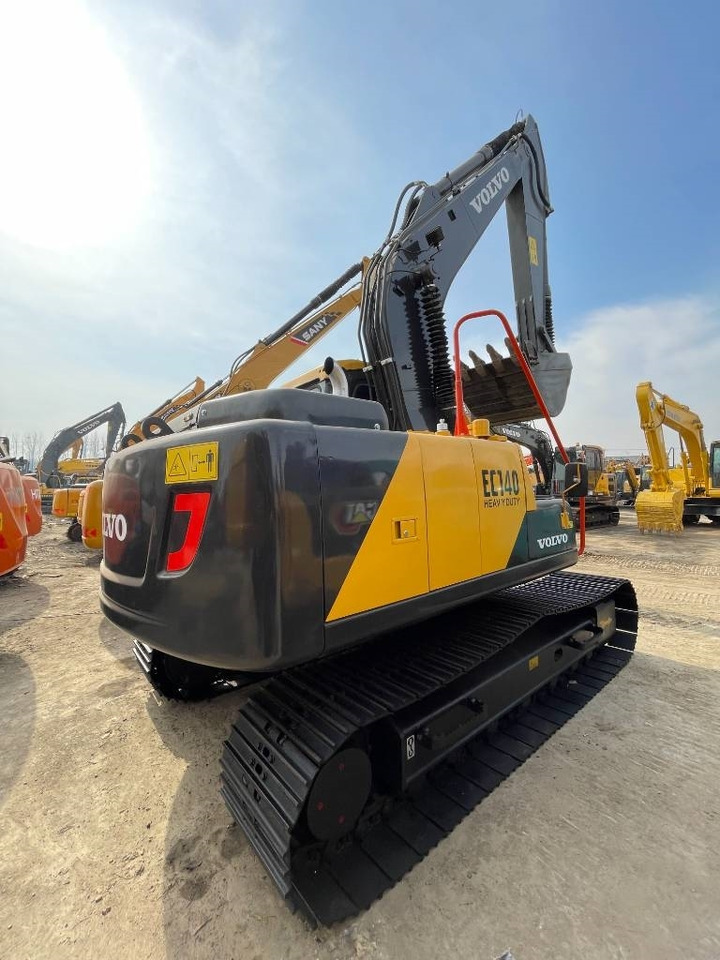 Volvo EC 140 - Гусеничный экскаватор: фото 1 Volvo EC 140 - Гусеничный экскаватор: фото 1