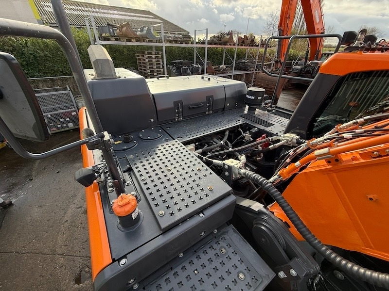 Гусеничный экскаватор Doosan DX 300 LC-7: фото 14
