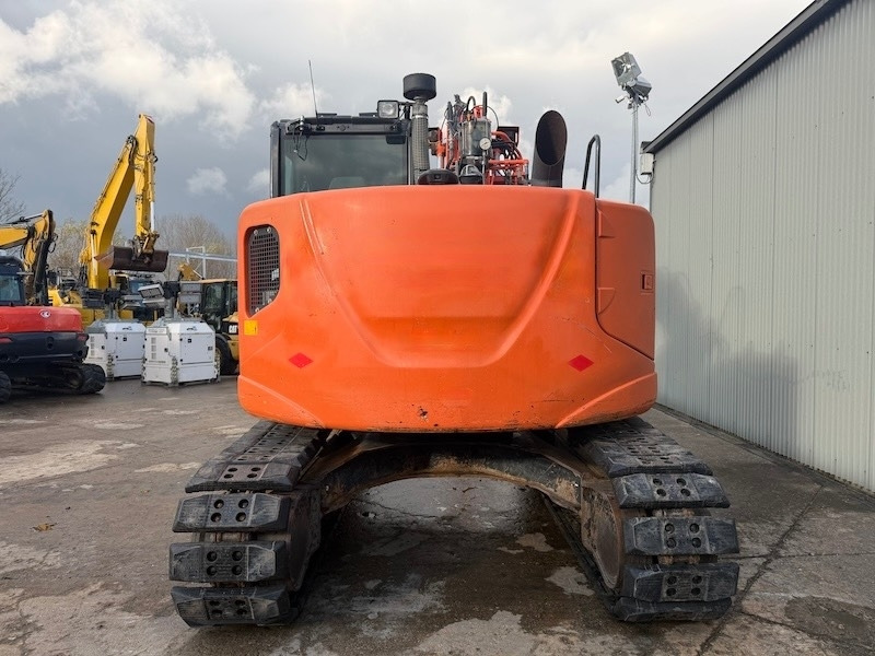 Hitachi ZX 135 US 5-B - Гусеничный экскаватор: фото 3 Hitachi ZX 135 US 5-B - Гусеничный экскаватор: фото 3