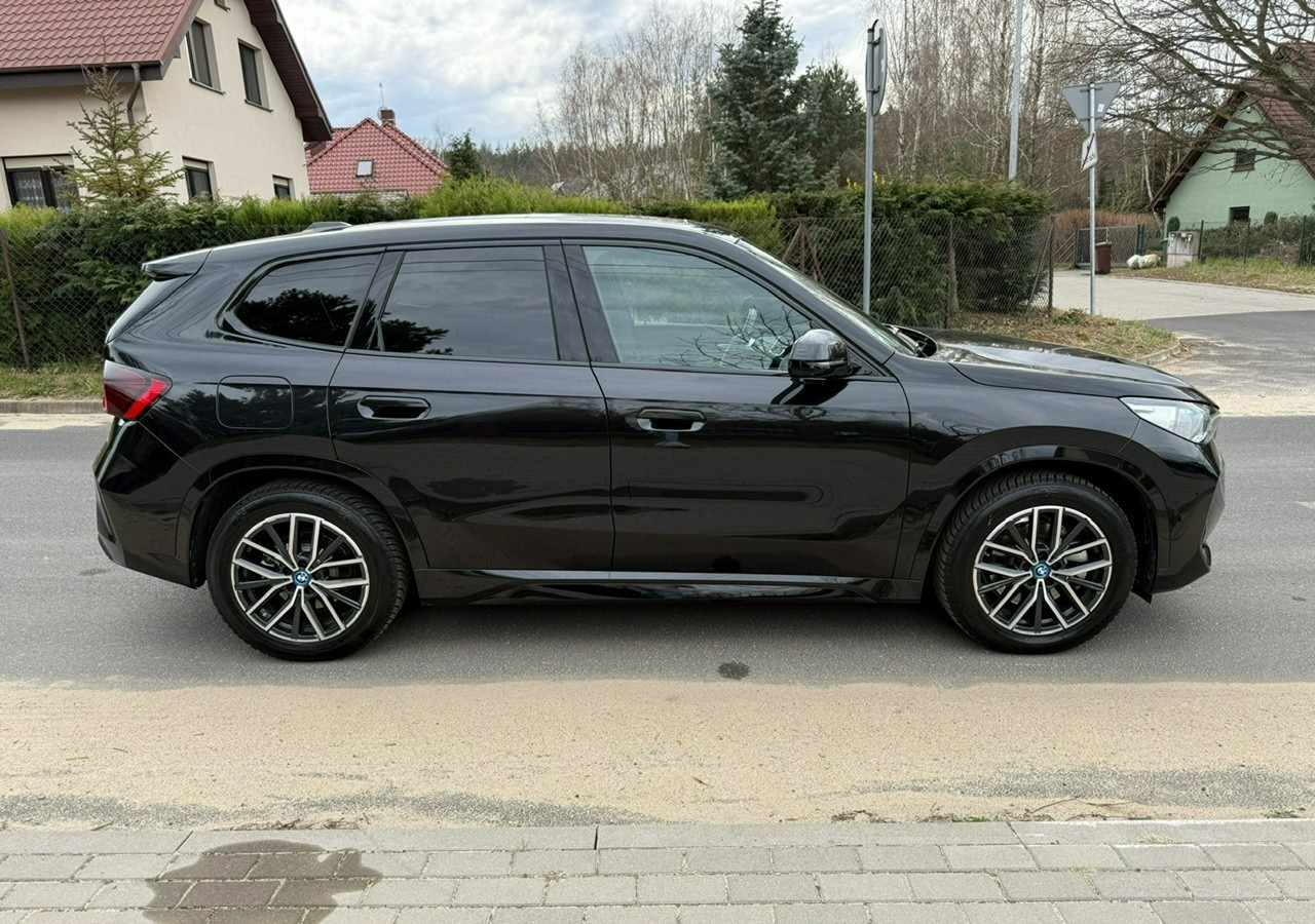 BMW X1 iX1 iX1 xDrive30 313KM M-Sport H/K Panorama AdaptiveLed Masaże Kam360 - Легковой автомобиль: фото 5 BMW X1 iX1 iX1 xDrive30 313KM M-Sport H/K Panorama AdaptiveLed Masaże Kam360 - Легковой автомобиль: фото 5