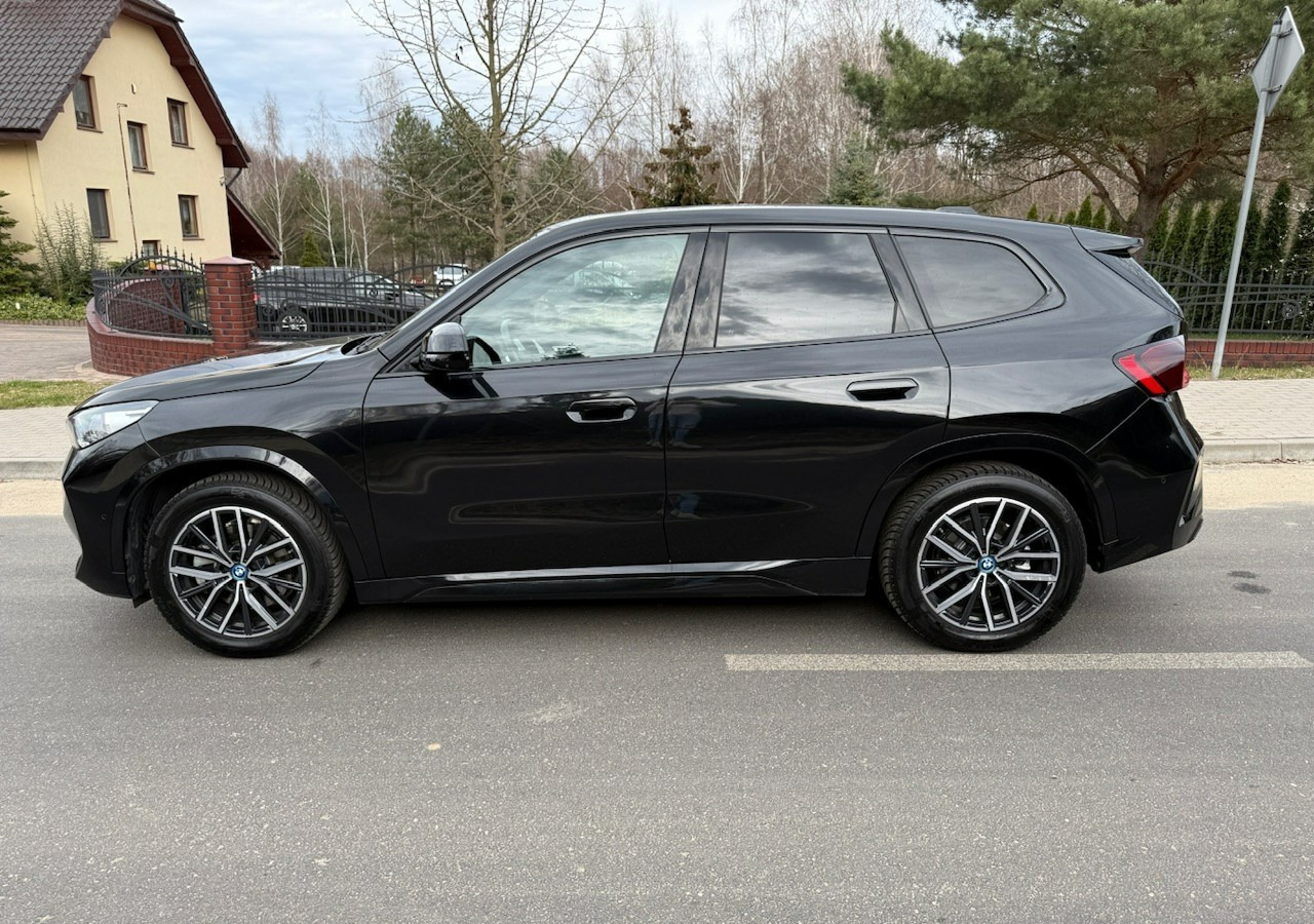 BMW X1 iX1 iX1 xDrive30 313KM M-Sport H/K Panorama AdaptiveLed Masaże Kam360 - Легковой автомобиль: фото 2 BMW X1 iX1 iX1 xDrive30 313KM M-Sport H/K Panorama AdaptiveLed Masaże Kam360 - Легковой автомобиль: фото 2