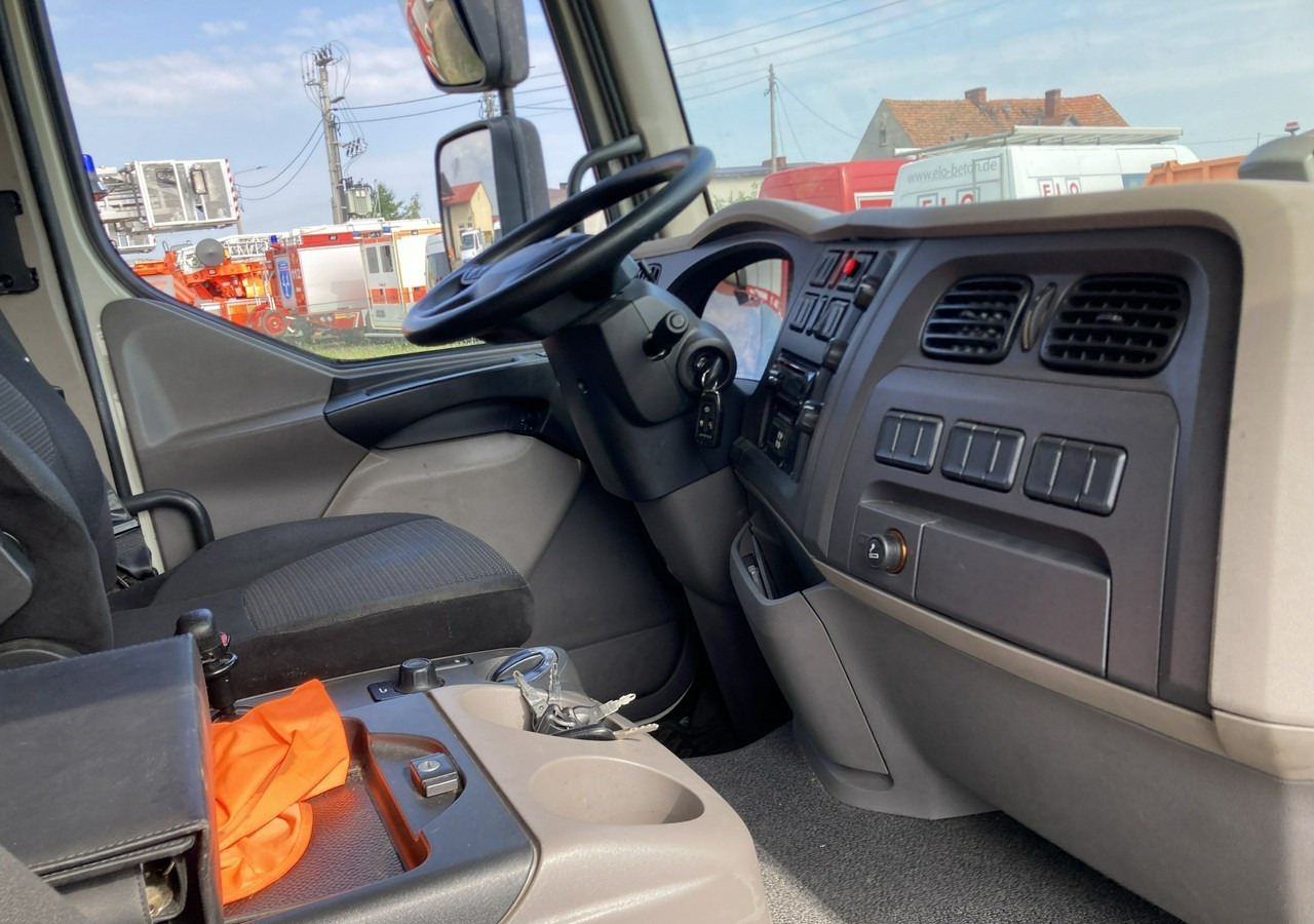 Фото интерьера 1: Фургон-рефрижератор DAF Inny DAF DAF LF210FA Chłodnia Konvekta Hydro klapa 2014