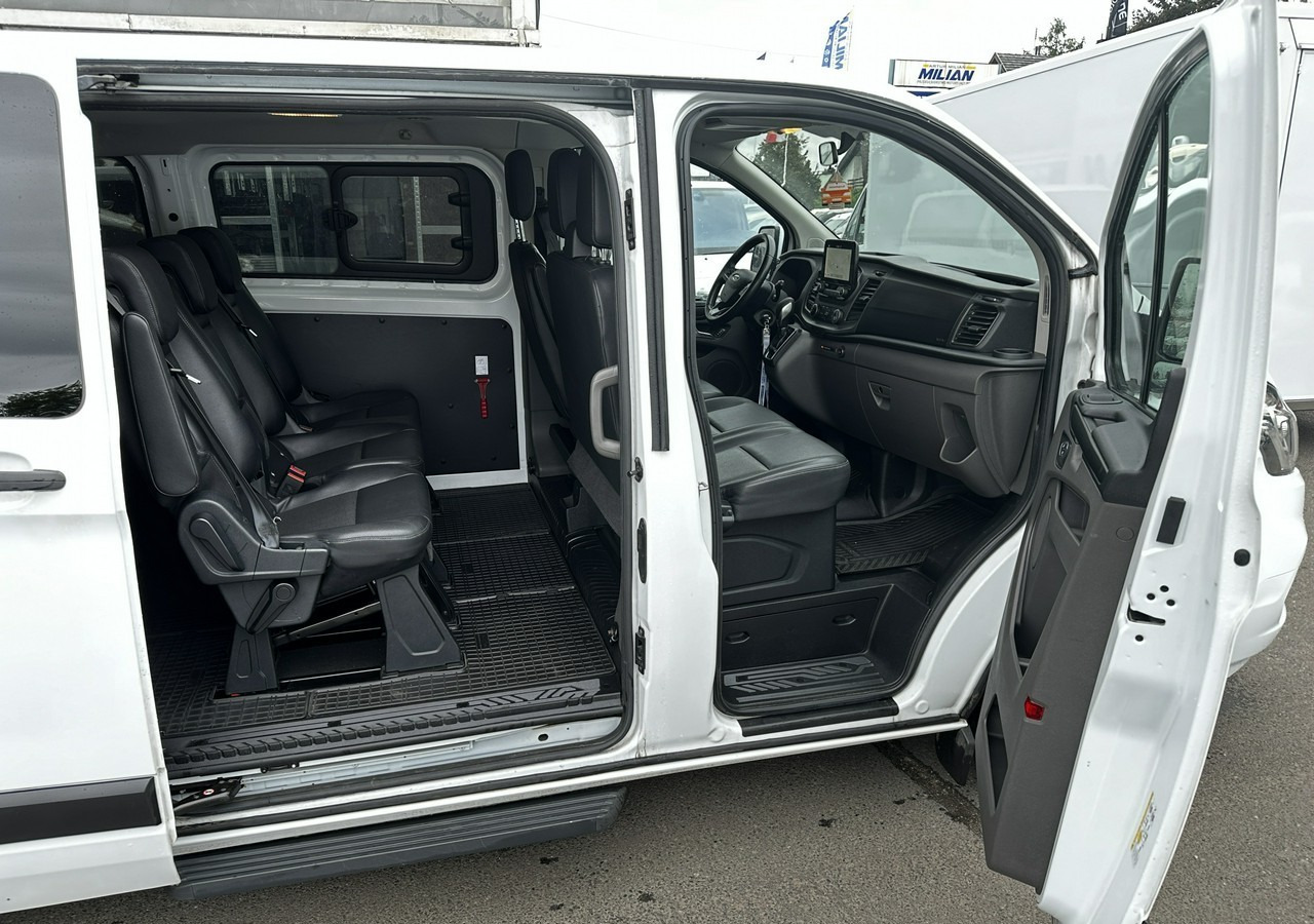Фото интерьера 1: Пассажирский фургон Ford Transit Custom Custom do przewozu Niepełnosprawnych inwalida rampa Model 2021 PFRO