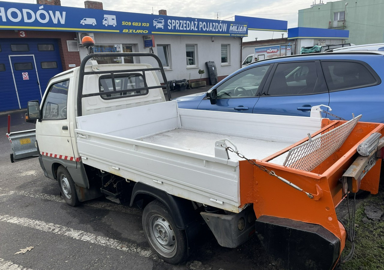 Piaggio Piaggio PFAU Wywrotka 4X4 posypywarka odśnieżarka pług 2009 - Снегоуборочная машина: фото 2 Piaggio Piaggio PFAU Wywrotka 4X4 posypywarka odśnieżarka pług 2009 - Снегоуборочная машина: фото 2